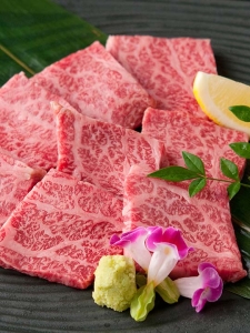 〈三重／オーシャンファーム〉松阪牛 (ロース・三角バラ) 焼肉用